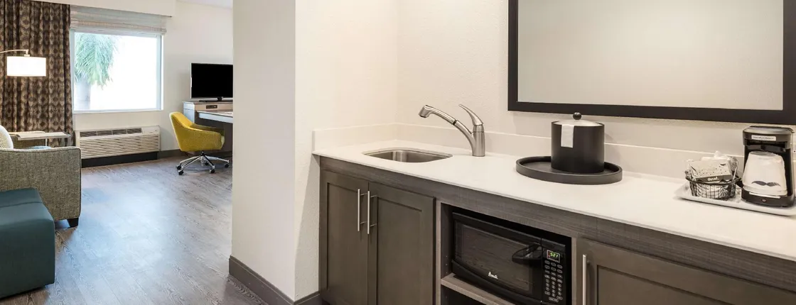 Hampton Inn \& Suites Miami Wynwood Design District