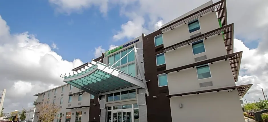 Holiday Inn Express & Suites Miami Airport