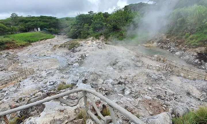 volcano,Waterfall,Horses,Hotsprings,Mudbath,HangingBridges