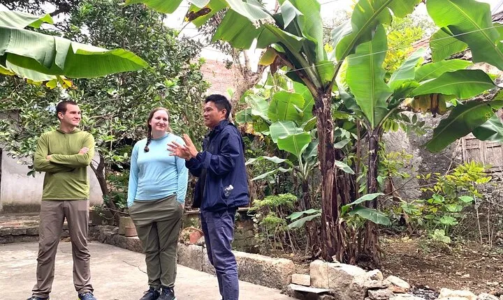 Ninh Binh Day Trip : Hang Mua Tam Coc Hoa Lu Group 9 by Limousine