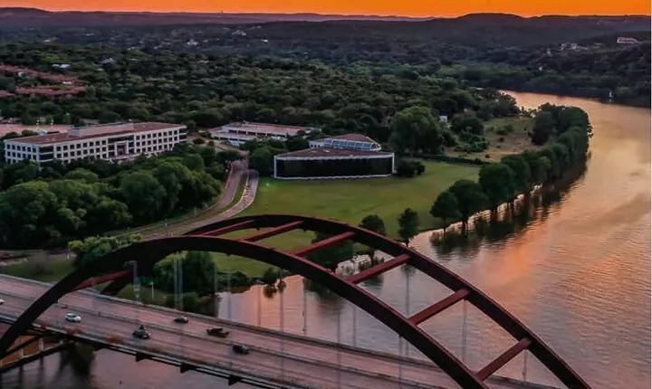 Sunset Serenity - 2 hr Lake Austin Boat Cruise (Single Tickets)