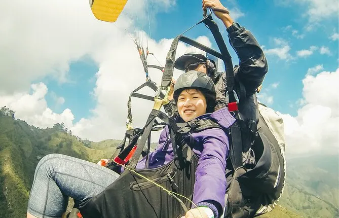 Guatapé Paragliding and Whitewater Rafting Private Adventure