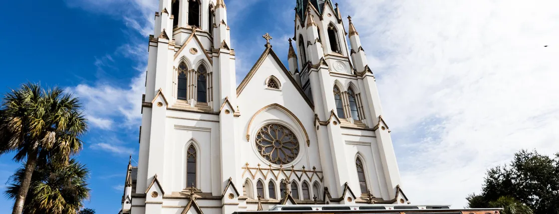 Savannah guided trolley tour