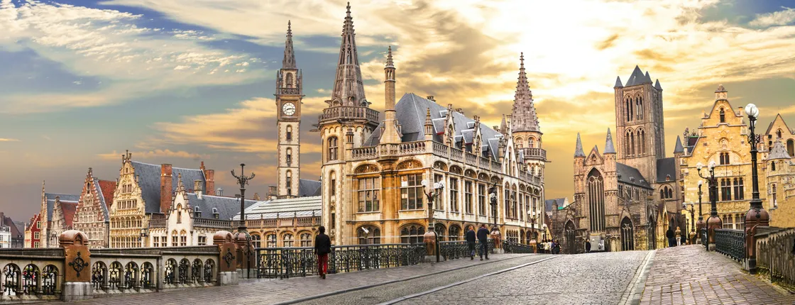 Self guided tour with interactive city game of Ghent