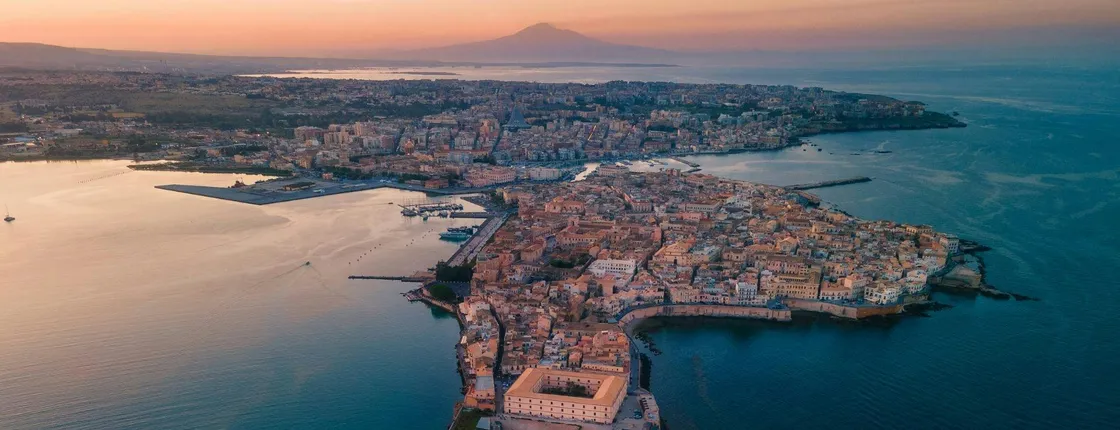 Ortigia Island and Grotte Marine boat tour with audioguide