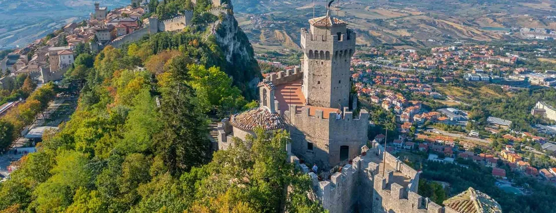 San Marino small group guided tour with 7 museums and towers pass