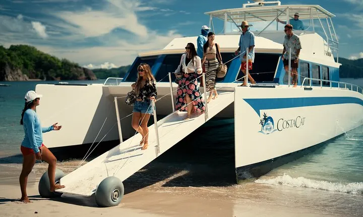 Tortuga Island Tour with Costa Cat 