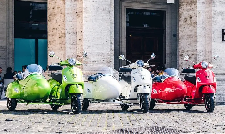 Rome Morning Vespa Sidecar Tour in Rome with Cappuccino 