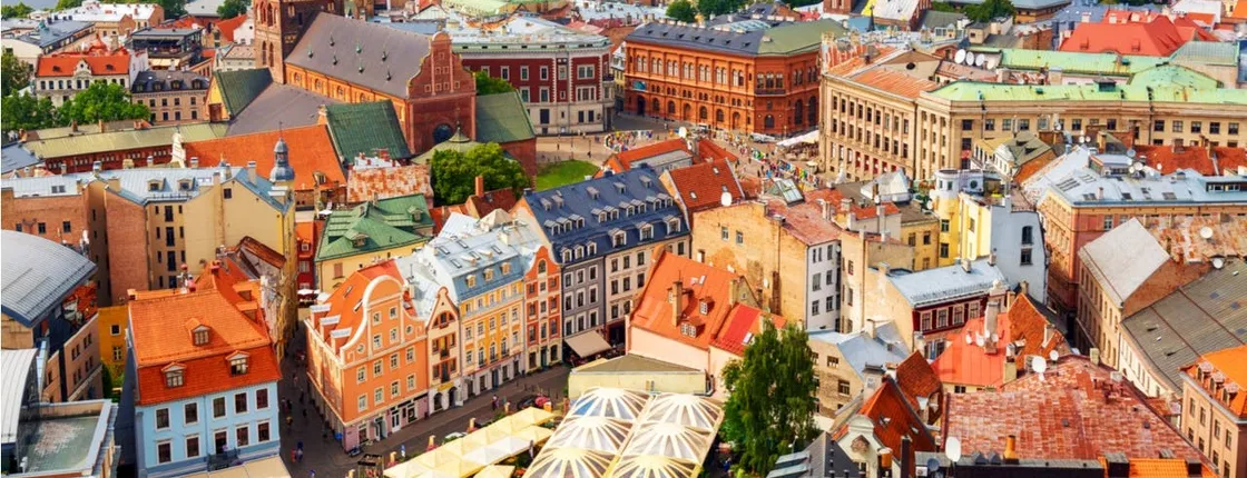 Tour Riga's Art Nouveau scene in a city exploration game app