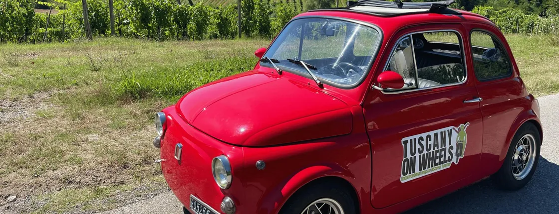 Iconic Italian vintage car tour in Chianti from San Gimignano