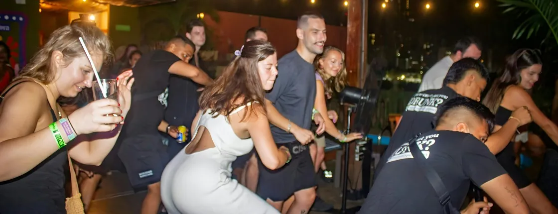 Cartagena Getsemaní pub crawl with salsa and club entry