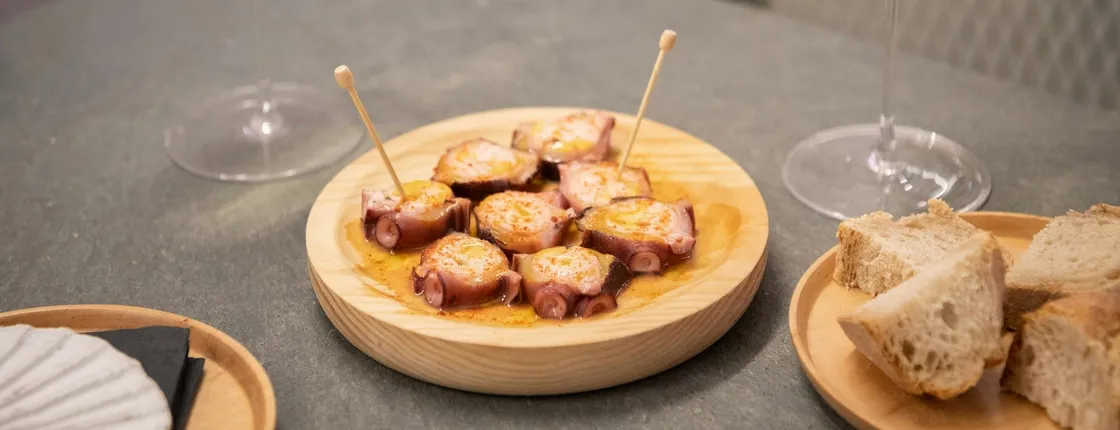 Old Town of A Coruña food and wine experience