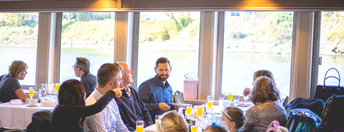 Champagne brunch cruise on Willamette river