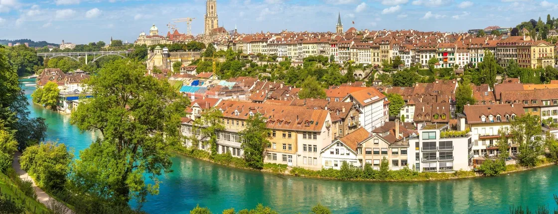 Top photo spots of Bern walking tour with a local