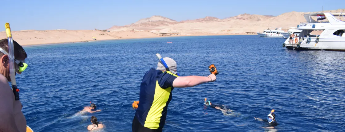 Half-day snorkeling boat trip in Sharm El Sheikh with lunch and drinks