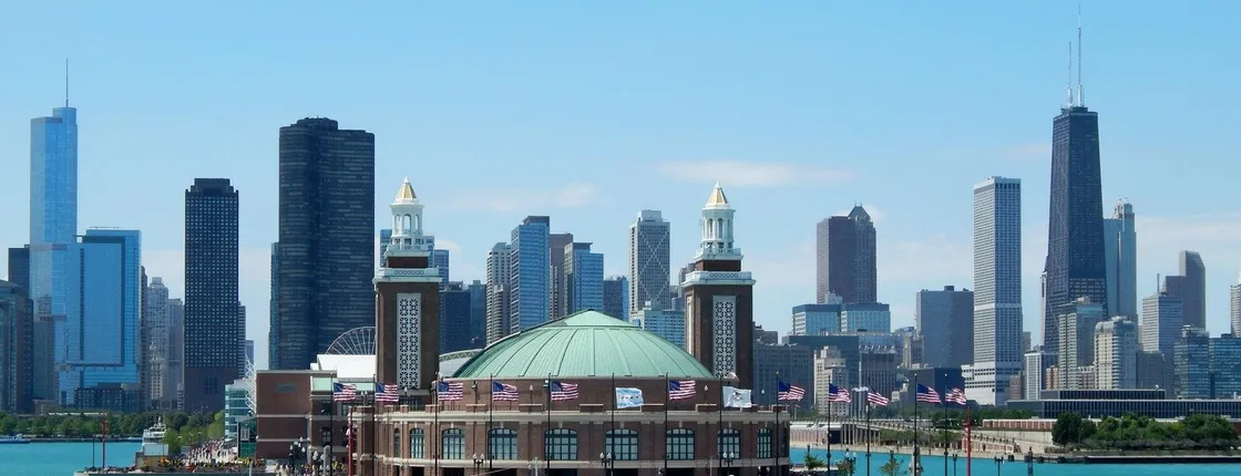 Skyline Lake boat tour from Navy Pier
