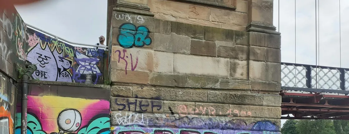 Glasgow street art tour