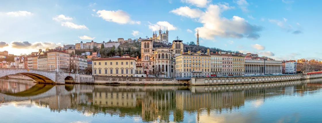 1-hour sightseeing cruise in Lyon