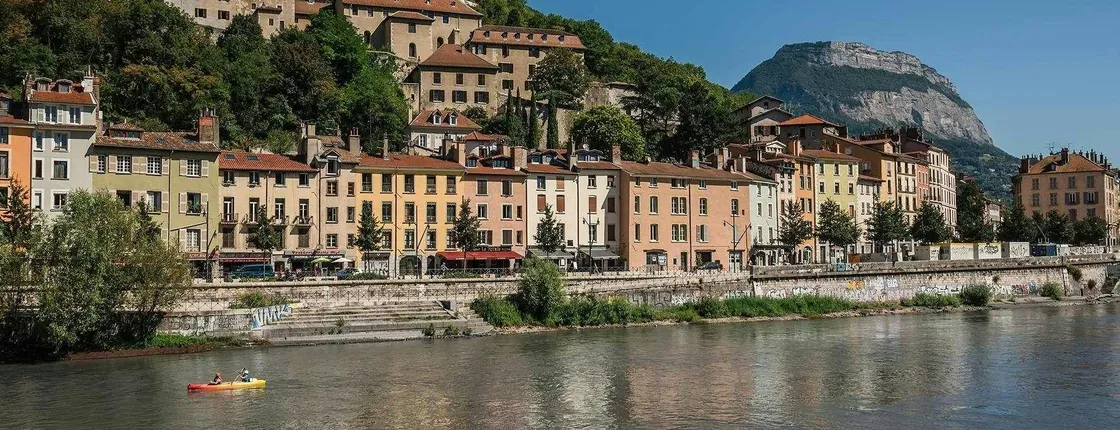 Grenoble 2-hour introductory walking tour with a local