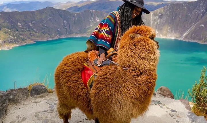 Quilotoa Full Day Tour from Quito with Entrances 