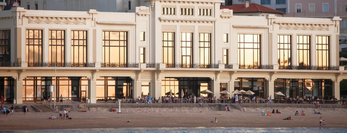 Guided walking tour in Biarritz