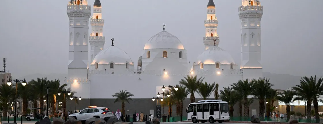 Medina heritage walking tour with Quba Mosque and date tasting