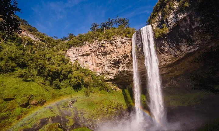 Foot of the Caracol Falls - By Brocker Tourism 