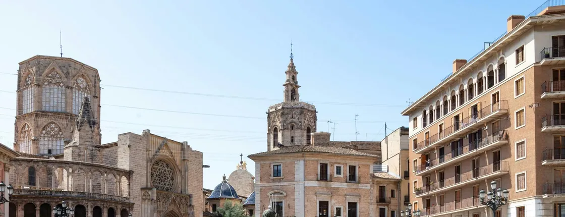 Valencia visit with panoramic city drive and guided walking tour