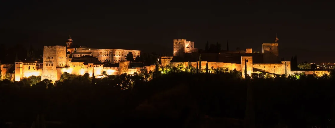 Guided Night Tour of the Alhambra and its Legends