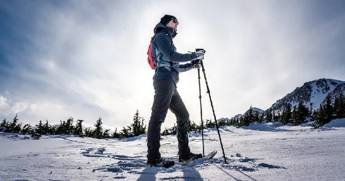 Beginners snowshoeing adventure in Anchorage