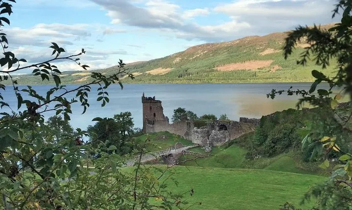 Urquhart Castle, Culloden, Clava Cairns, Loch Ness 