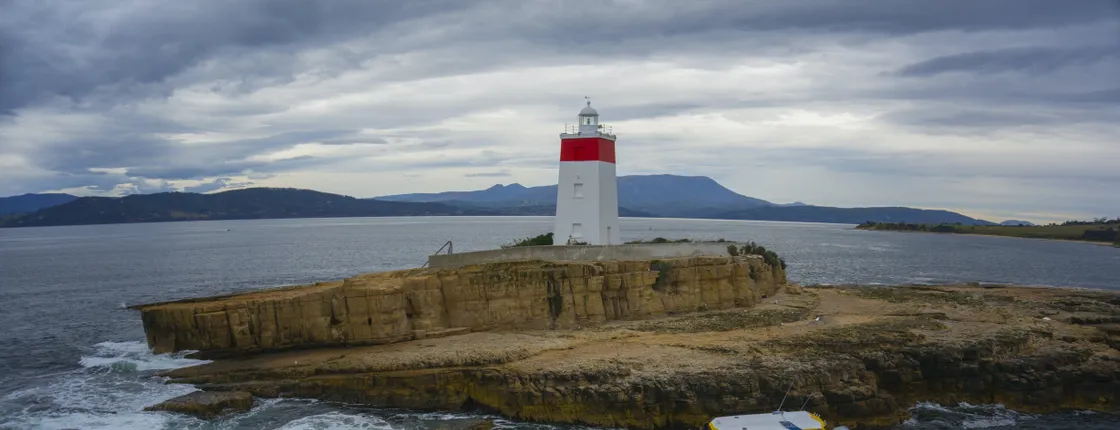 2.5-hour Iron Pot lighthouse cruise