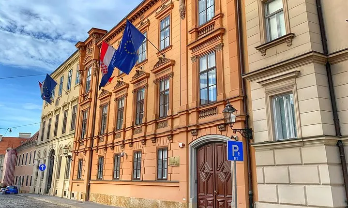 Zagreb Unveiled: Private walking tour with a local guide 