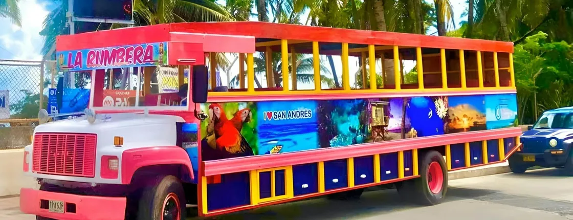 San Andrés Island guided tour in Chiva bus