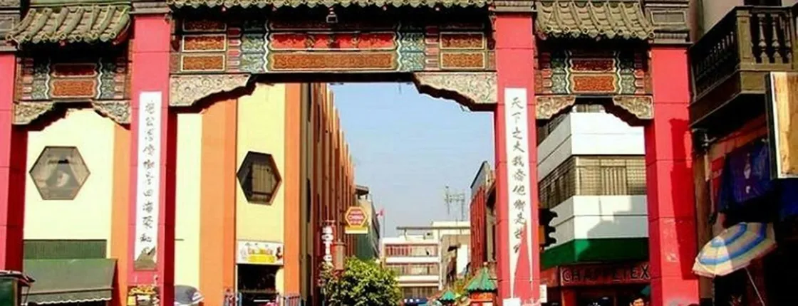 Lima local market, Chinatown and Cordano bar private tour