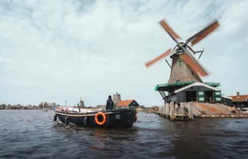 Zaanse Schans windmills boat tour with live guide