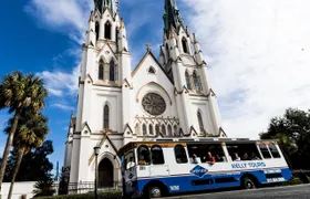 Savannah guided trolley tour