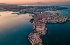 Ortigia Island and Grotte Marine boat tour with audioguide