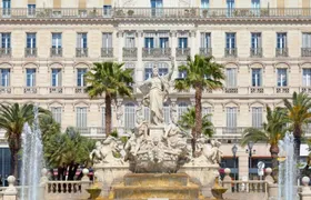 Guided walking tour around Toulon with a local guide