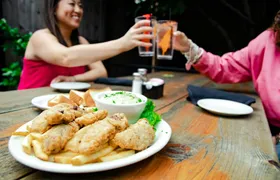 Dallas Deep Ellum food tour with 4 tastings and Texas chili
