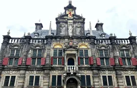Hike and Beer food tour in Delft