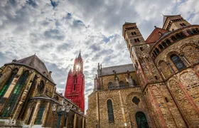 Self guided tour with interactive city game of Maastricht