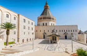 Romantic Walking Tour in Nazareth for Couples