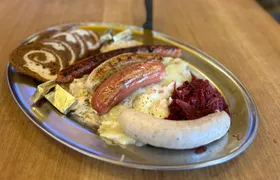 Milwaukee downtown food tour with 5 tastings and cheese curds