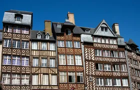 Rennes city highlights walking tour with a local guide