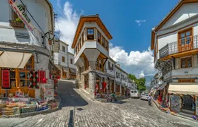 Guided tour of Gjirokastra's historical sites