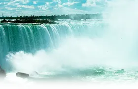 Niagara Falls tour with boat ride and lunch from Toronto