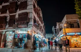Scenic drive and shopping tour in South Jeddah