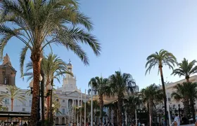 Cadiz Food Tour with Tapas & Drinks with a Local