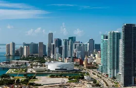 Miami bus and boat tour combo with free bike rental in South Beach